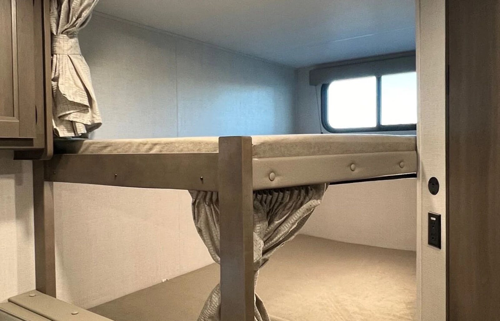 2026 grand design transcend xplor 26bhx interior side bunk bed view