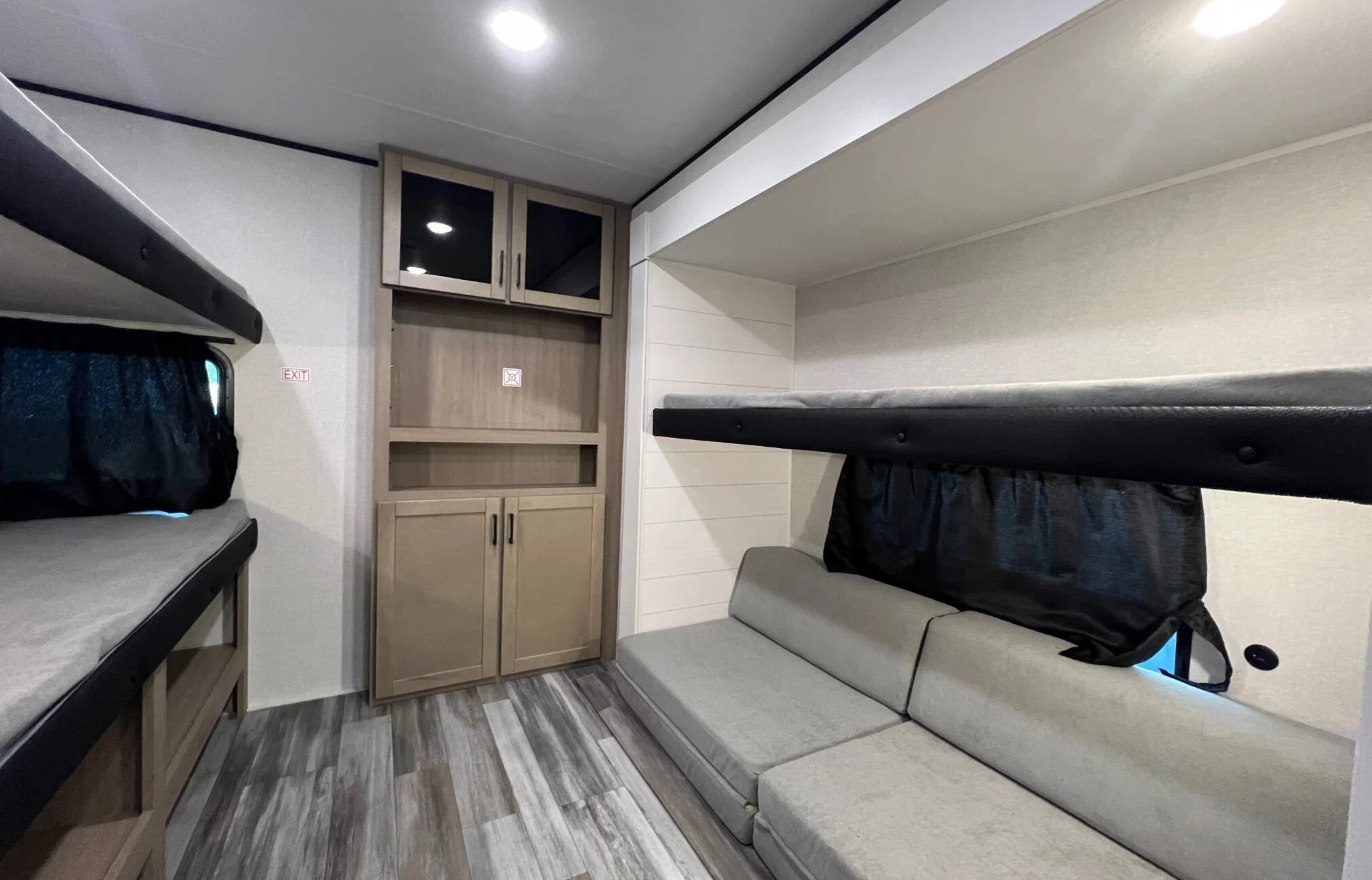 2026 Jayco Jay Flight SLX 321BDS Interiror second bedroom view