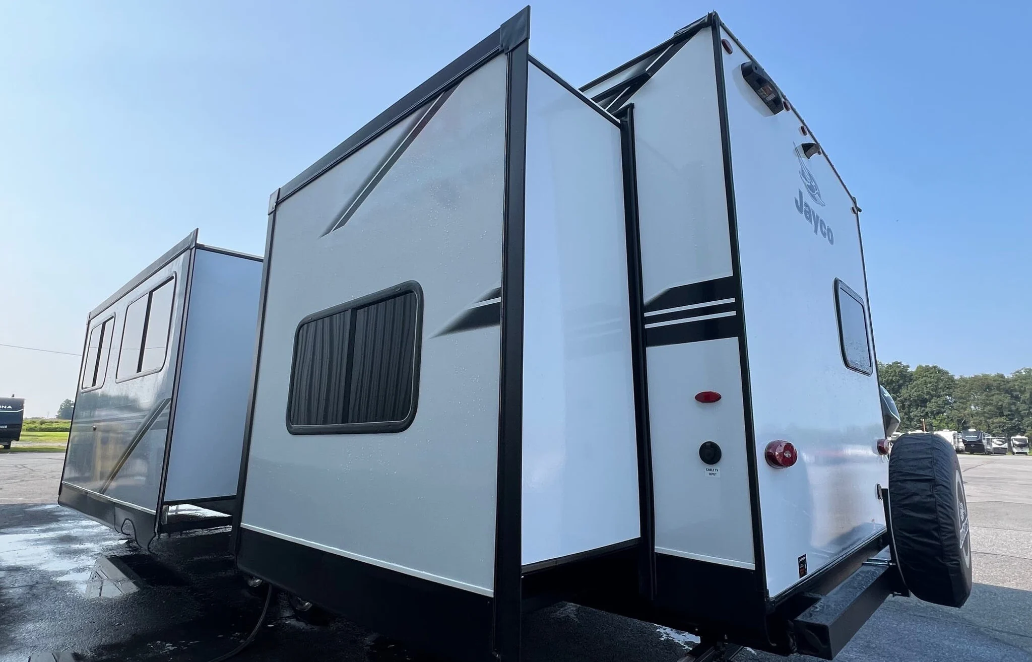 2026 Jayco Jay Flight SLX 321BDS rare left side view